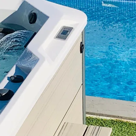 64, Vista Lobos, Private Heated Pool X Jacuzzi, Villa *